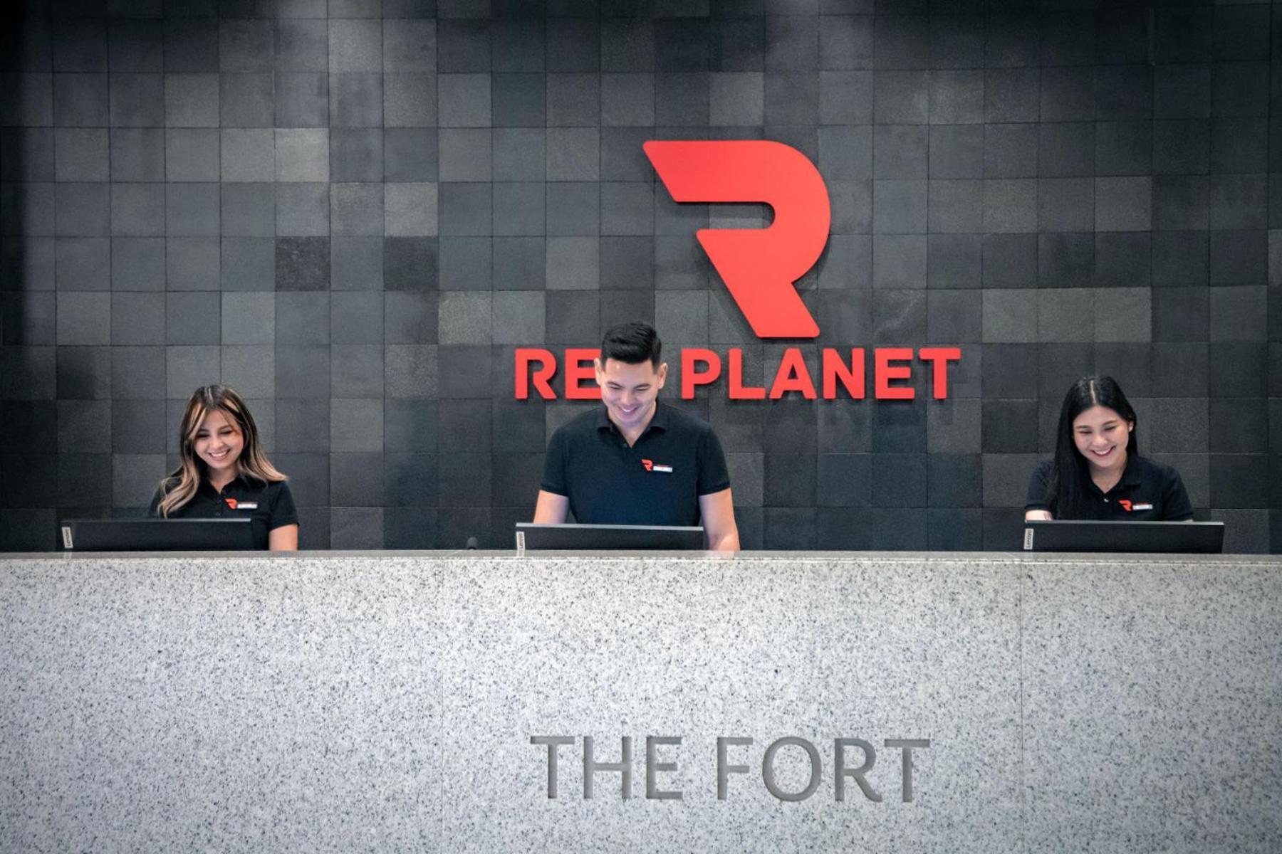 Red Planet Bgc The Fort Taguig Exterior foto
